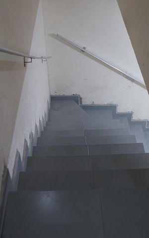 Casa à venda com 250m², 2 quartos e 1 vagaEscada