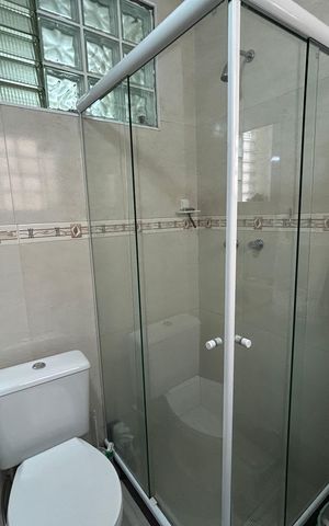 Casa à venda com 473m², 5 quartos e 3 vagasBanheiro da Suíte 1