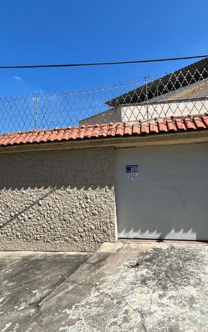 Casa à venda com 473m², 5 quartos e 3 vagasFachada 