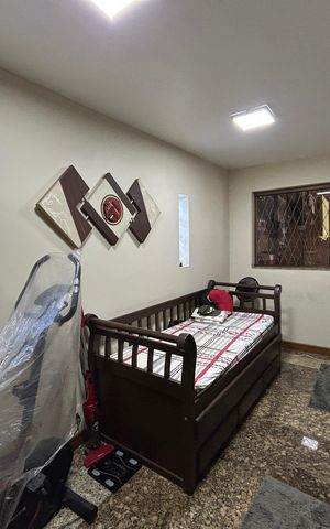 Casa à venda com 473m², 5 quartos e 3 vagasEscritório