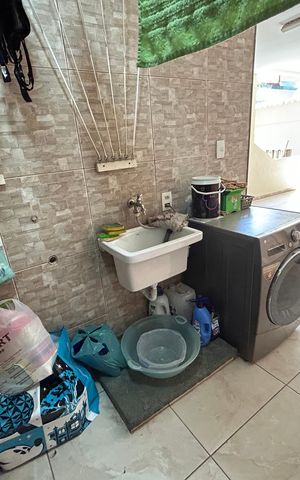 Casa à venda com 473m², 5 quartos e 3 vagasÁrea de Serviço