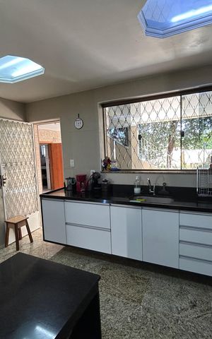 Casa à venda com 473m², 5 quartos e 3 vagasCozinha
