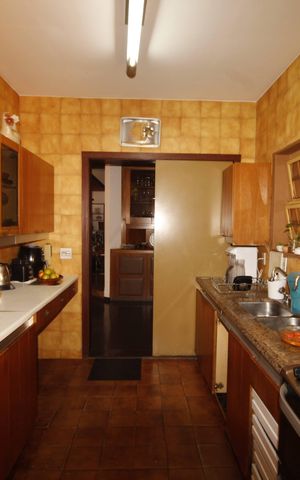 Casa à venda com 267m², 4 quartos e 3 vagascozinha