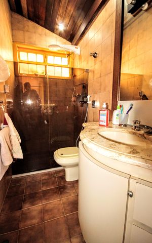 Casa à venda com 267m², 4 quartos e 3 vagasbanheiro 3