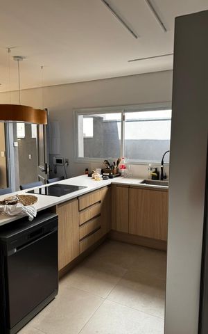 Casa para alugar com 240m², 2 quartos e 2 vagas Casa para alugar com 240m², 2 quartos e 2 vagasCozinha