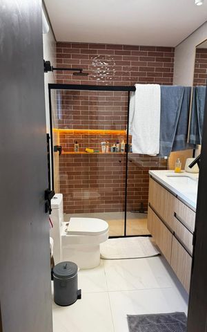 Casa para alugar com 240m², 2 quartos e 2 vagas Casa para alugar com 240m², 2 quartos e 2 vagasBanheiro