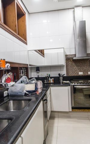 Casa de condomínio à venda com 830m², 4 quartos e 4 vagas Casa de condomínio à venda com 830m², 4 quartos e 4 vagasCozinha
