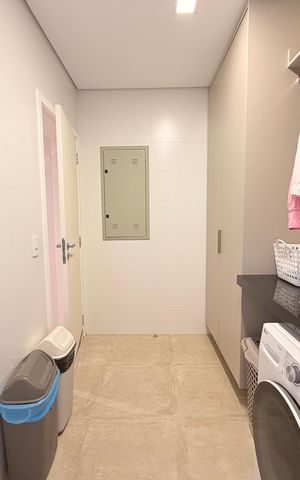 Casa de condomínio à venda com 329m², 3 quartos e 3 vagasÁrea de Serviço