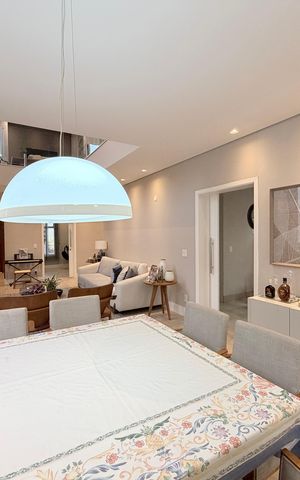 Casa de condomínio à venda com 329m², 3 quartos e 3 vagasSala