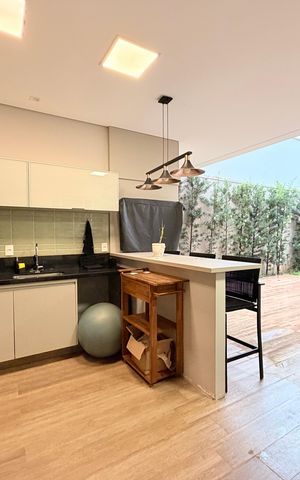 Casa de condomínio à venda com 329m², 3 quartos e 3 vagasQuintal com área gourmet - churrasqueira