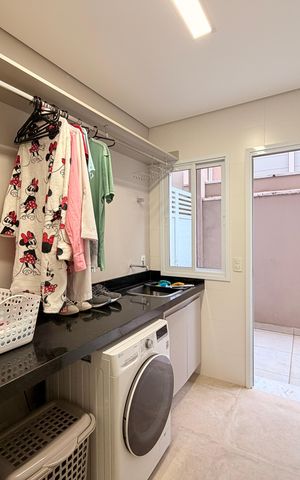 Casa de condomínio à venda com 329m², 3 quartos e 3 vagasÁrea de Serviço