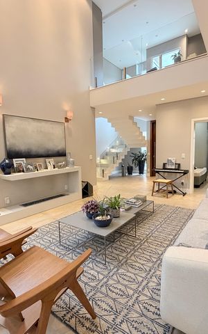 Casa de condomínio à venda com 329m², 3 quartos e 3 vagasSala