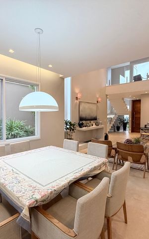Casa de condomínio à venda com 329m², 3 quartos e 3 vagasSala