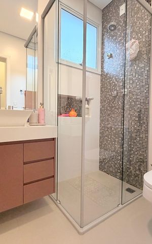 Casa de condomínio à venda com 329m², 3 quartos e 3 vagasBanheiro da Suíte 1