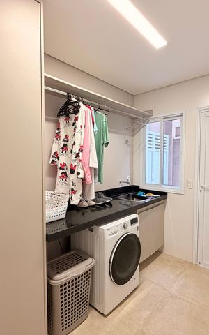 Casa de condomínio à venda com 329m², 3 quartos e 3 vagasÁrea de Serviço