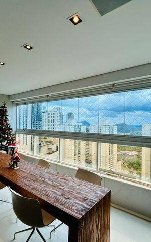 Apartamento à venda com 274m², 4 quartos e 5 vagas Apartamento à venda com 274m², 4 quartos e 5 vagasSacada