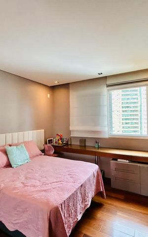 Apartamento à venda com 274m², 4 quartos e 5 vagas Apartamento à venda com 274m², 4 quartos e 5 vagasQuarto