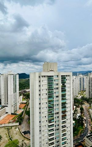 Apartamento à venda com 274m², 4 quartos e 5 vagas Apartamento à venda com 274m², 4 quartos e 5 vagasVista da sacada
