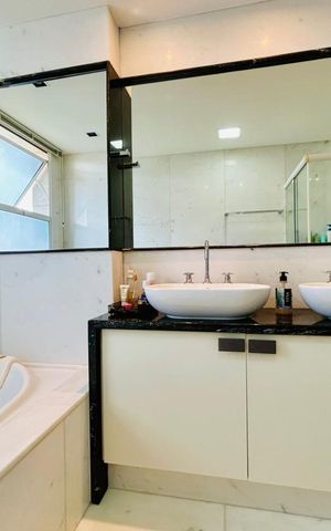 Apartamento à venda com 274m², 4 quartos e 5 vagas Apartamento à venda com 274m², 4 quartos e 5 vagasBanheiro