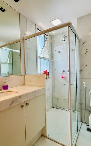 Apartamento à venda com 274m², 4 quartos e 5 vagas Apartamento à venda com 274m², 4 quartos e 5 vagasBanheiro