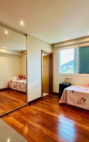 Apartamento à venda com 274m², 4 quartos e 5 vagas Apartamento à venda com 274m², 4 quartos e 5 vagasQuarto