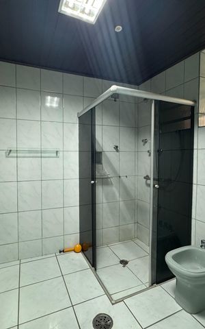 Casa para alugar com 350m², 5 quartos e sem vaga Casa para alugar com 350m², 5 quartos e sem vagaBanheiro da Suíte 2