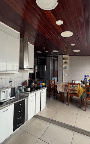 Casa para alugar com 350m², 5 quartos e sem vaga Casa para alugar com 350m², 5 quartos e sem vagaCozinha