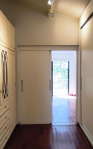 Casa para alugar com 220m², 3 quartos e 2 vagas Casa para alugar com 220m², 3 quartos e 2 vagasCloset 1 da Suíte