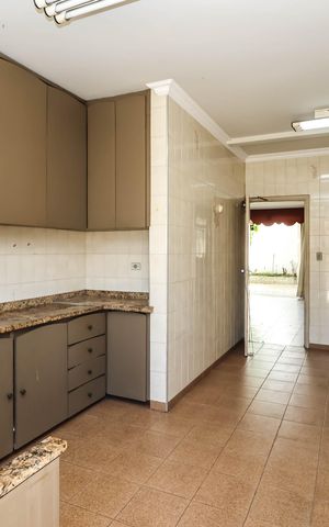 Casa para alugar com 212m², 3 quartos e 2 vagasCozinha