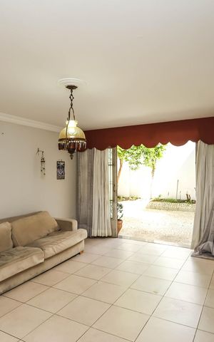 Casa para alugar com 212m², 3 quartos e 2 vagasSala