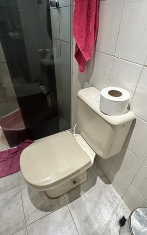 Apartamento à venda com 48m², 2 quartos e sem vaga Apartamento à venda com 48m², 2 quartos e sem vagaBanheiro
