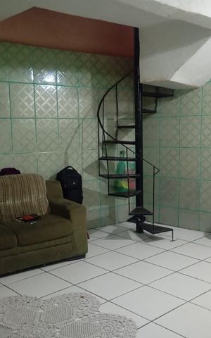 Casa à venda com 46m², 2 quartos e sem vaga Casa à venda com 46m², 2 quartos e sem vagaSala