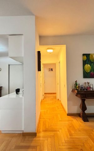 Apartamento à venda com 103m², 2 quartos e 2 vagas Apartamento à venda com 103m², 2 quartos e 2 vagasSala