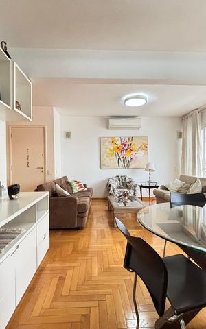 Apartamento à venda com 103m², 2 quartos e 2 vagas Apartamento à venda com 103m², 2 quartos e 2 vagasSala
