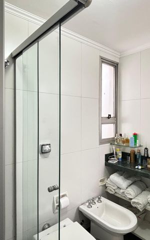 Apartamento à venda com 103m², 2 quartos e 2 vagas Apartamento à venda com 103m², 2 quartos e 2 vagasBanheiro da Suíte 1