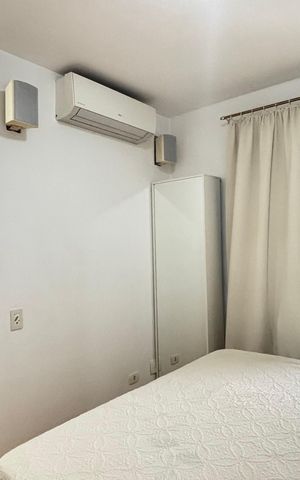 Apartamento à venda com 103m², 2 quartos e 2 vagas Apartamento à venda com 103m², 2 quartos e 2 vagasEscritório