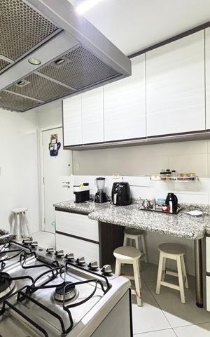 Apartamento à venda com 103m², 2 quartos e 2 vagas Apartamento à venda com 103m², 2 quartos e 2 vagasCozinha