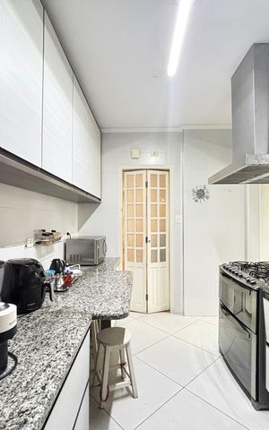 Apartamento à venda com 103m², 2 quartos e 2 vagas Apartamento à venda com 103m², 2 quartos e 2 vagasCozinha