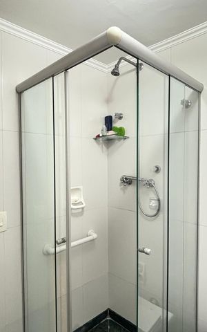 Apartamento à venda com 103m², 2 quartos e 2 vagas Apartamento à venda com 103m², 2 quartos e 2 vagasBanheiro da Suíte 1