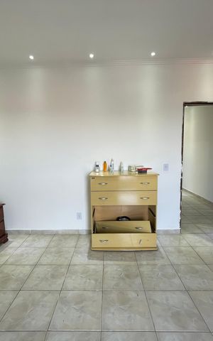 Casa à venda com 219m², 3 quartos e 4 vagas Casa à venda com 219m², 3 quartos e 4 vagasQuarto 1