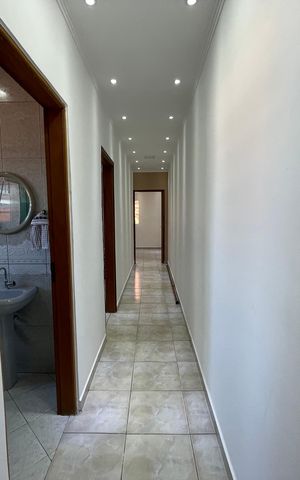 Casa à venda com 219m², 3 quartos e 4 vagas Casa à venda com 219m², 3 quartos e 4 vagasCorredor Quartos