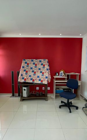 Casa à venda com 219m², 3 quartos e 4 vagas Casa à venda com 219m², 3 quartos e 4 vagasSala