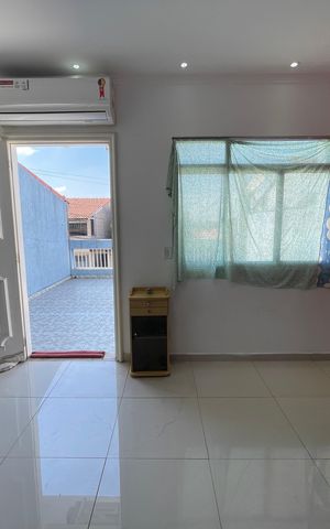 Casa à venda com 219m², 3 quartos e 4 vagas Casa à venda com 219m², 3 quartos e 4 vagasSala