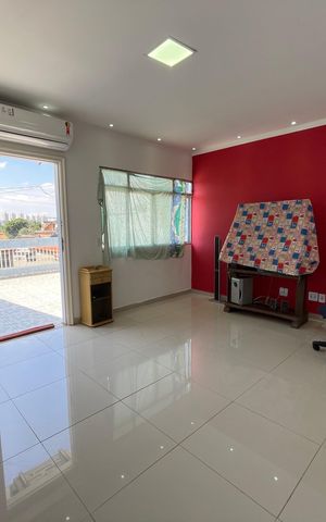 Casa à venda com 219m², 3 quartos e 4 vagas Casa à venda com 219m², 3 quartos e 4 vagasSala