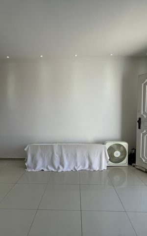 Casa à venda com 219m², 3 quartos e 4 vagas Casa à venda com 219m², 3 quartos e 4 vagasSala