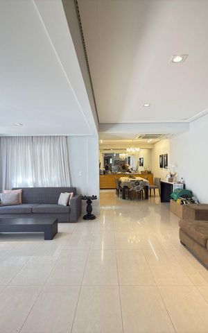 Casa à venda com 350m², 5 quartos e 4 vagas