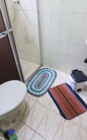 Casa à venda com 450m², 3 quartos e 6 vagasBanheiro da suite 1