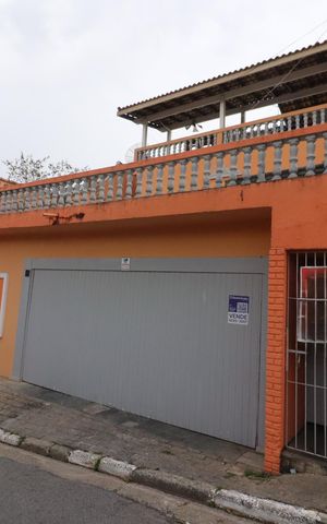 Casa à venda com 450m², 3 quartos e 6 vagasFachada