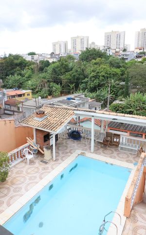 Casa à venda com 450m², 3 quartos e 6 vagasÁrea de Serviço