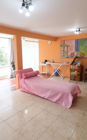 Casa à venda com 450m², 3 quartos e 6 vagasSala